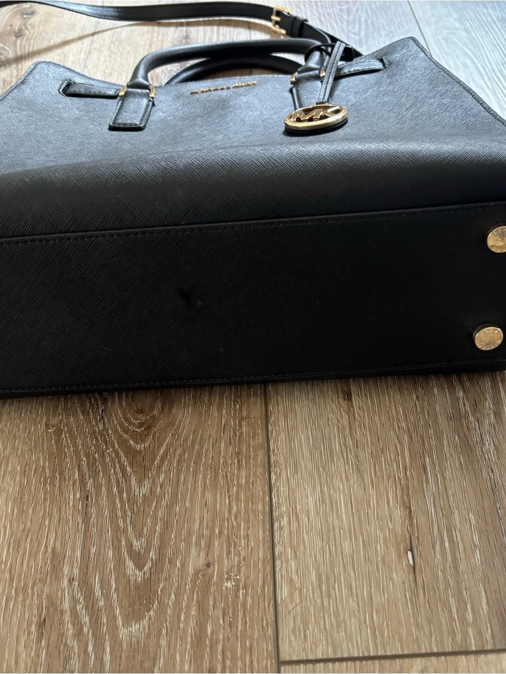 Michael Kors Sheila Medium Satchel Shoulder Crossbody Bag